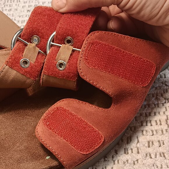 Sofft women's cardinal red suede leather adjustable slide sandals sz 8 Medium - Picture 6 of 15